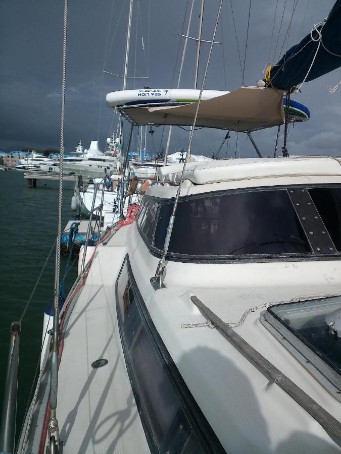 Bed & Boat Brezza Del Mare Hotel Viareggio Bagian luar foto