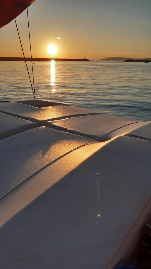 Bed & Boat Brezza Del Mare Hotel Viareggio Bagian luar foto