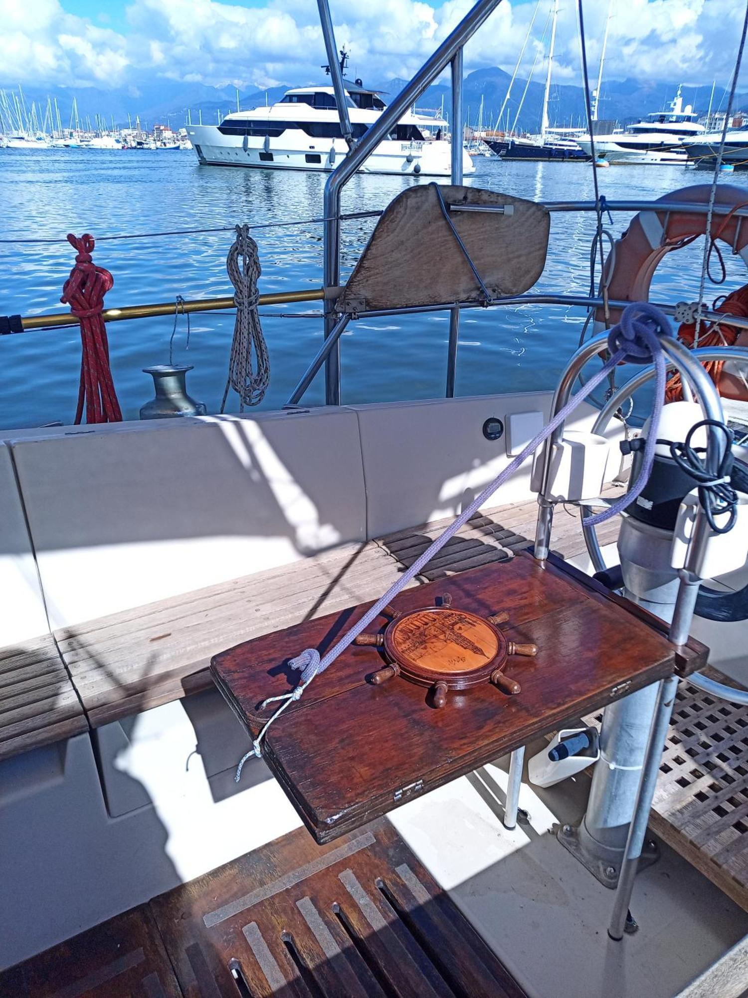 Bed & Boat Brezza Del Mare Hotel Viareggio Bagian luar foto
